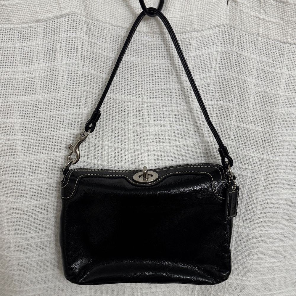 Coach turnlock Black Patent Leather Bag Y2K